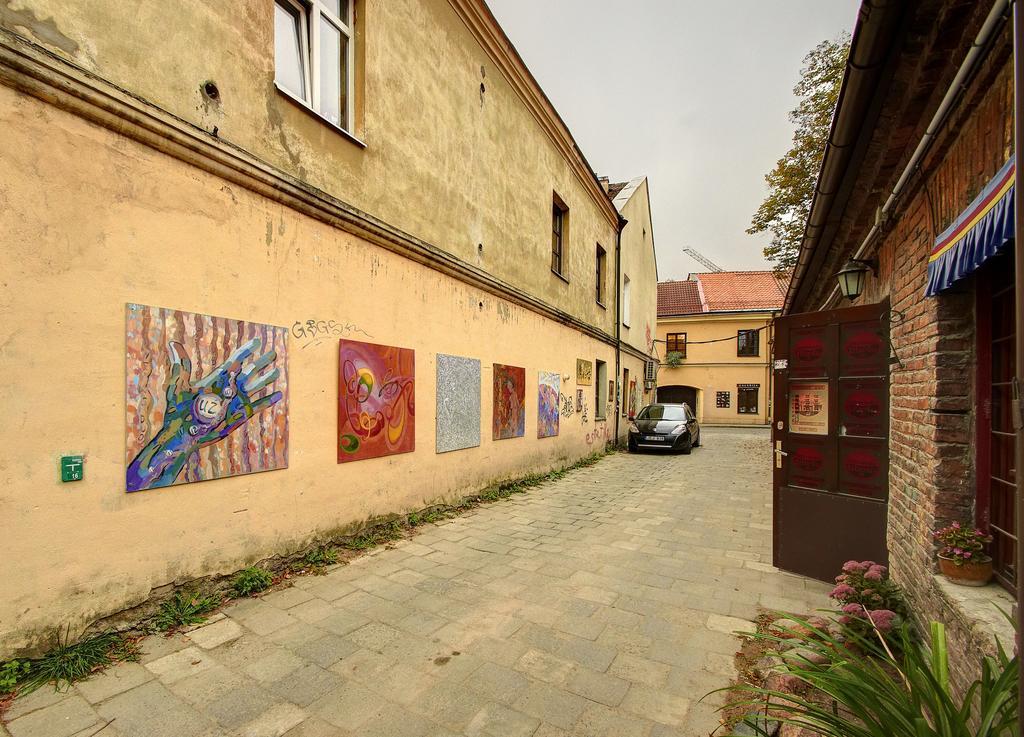 Art In Vilnius Uzupis Apartments Экстерьер фото